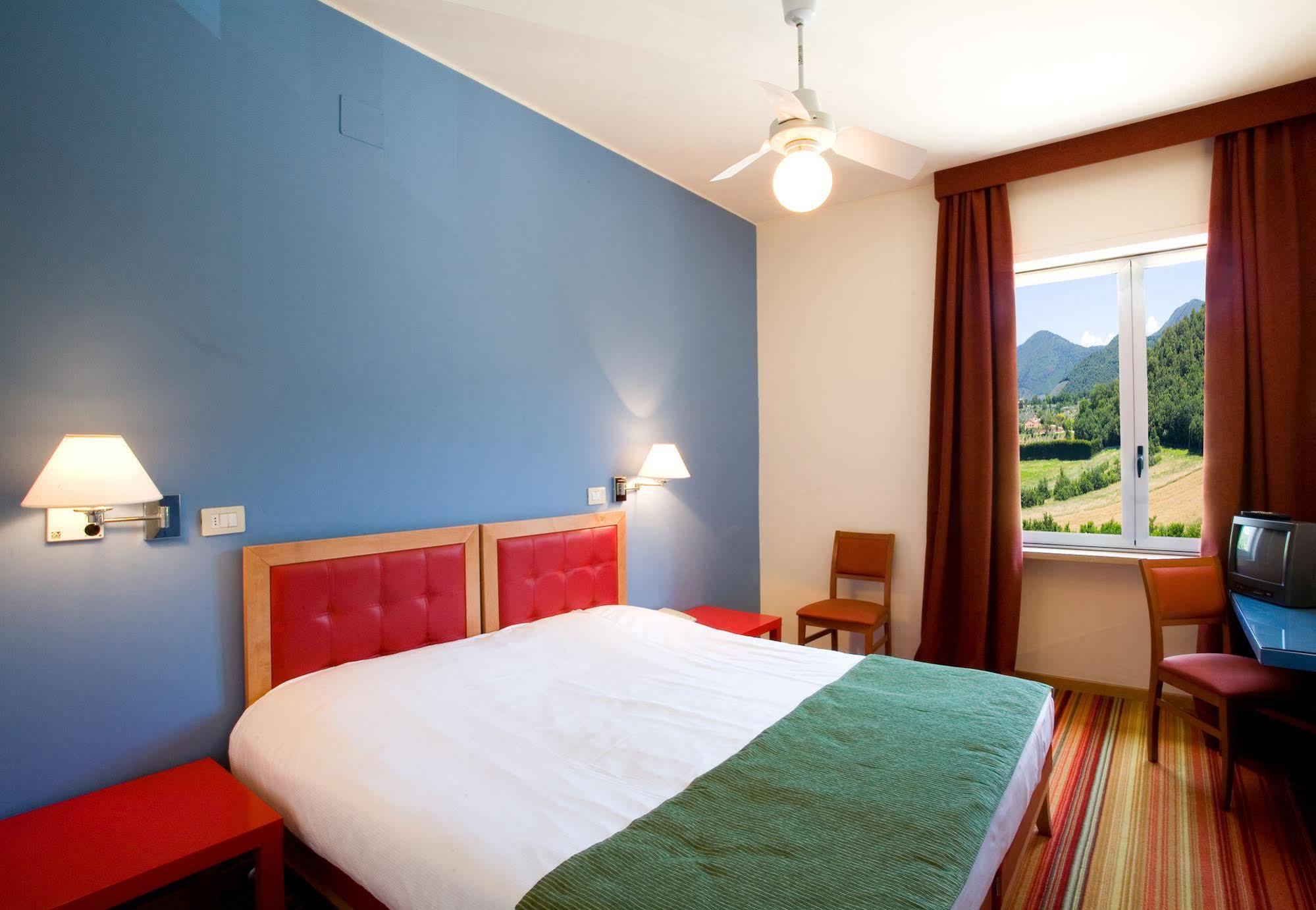 Lh Hotel Arca Street Art Spoleto Ngoại thất bức ảnh